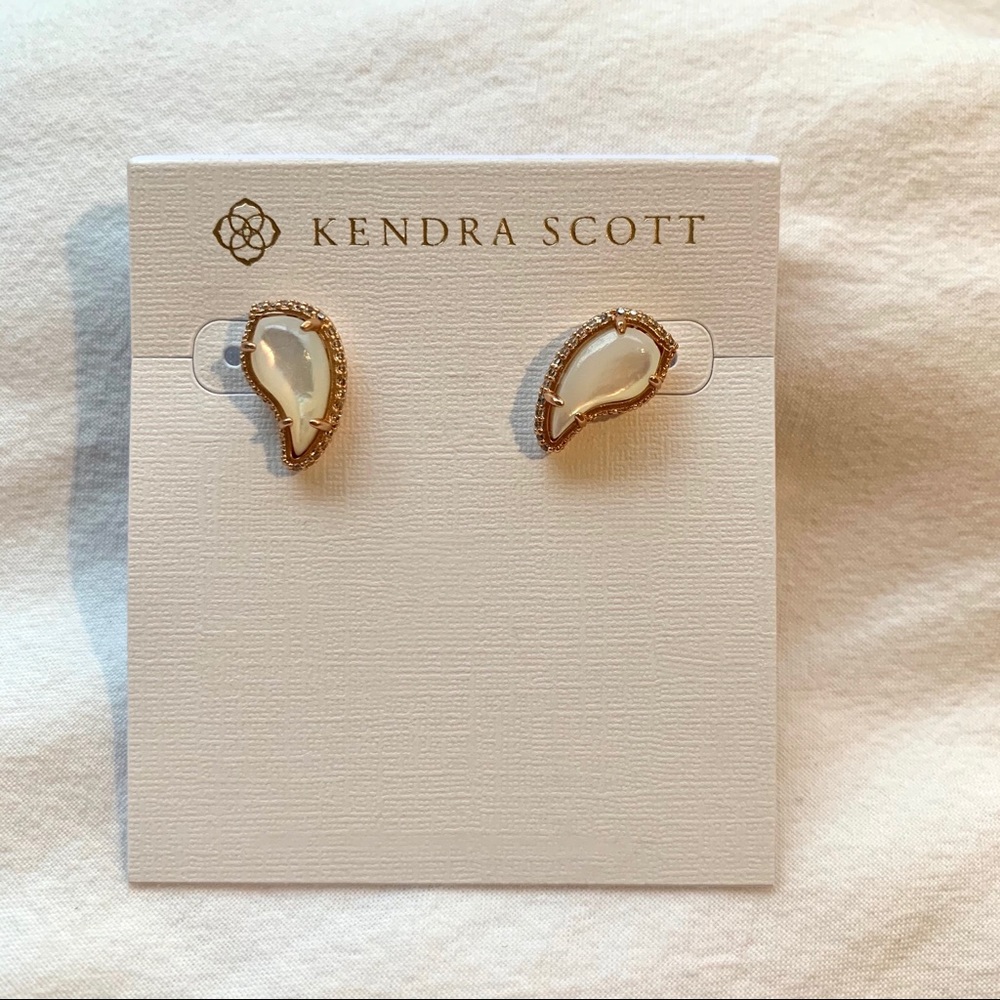 NWT KENDRA SCOTT EARRINGS